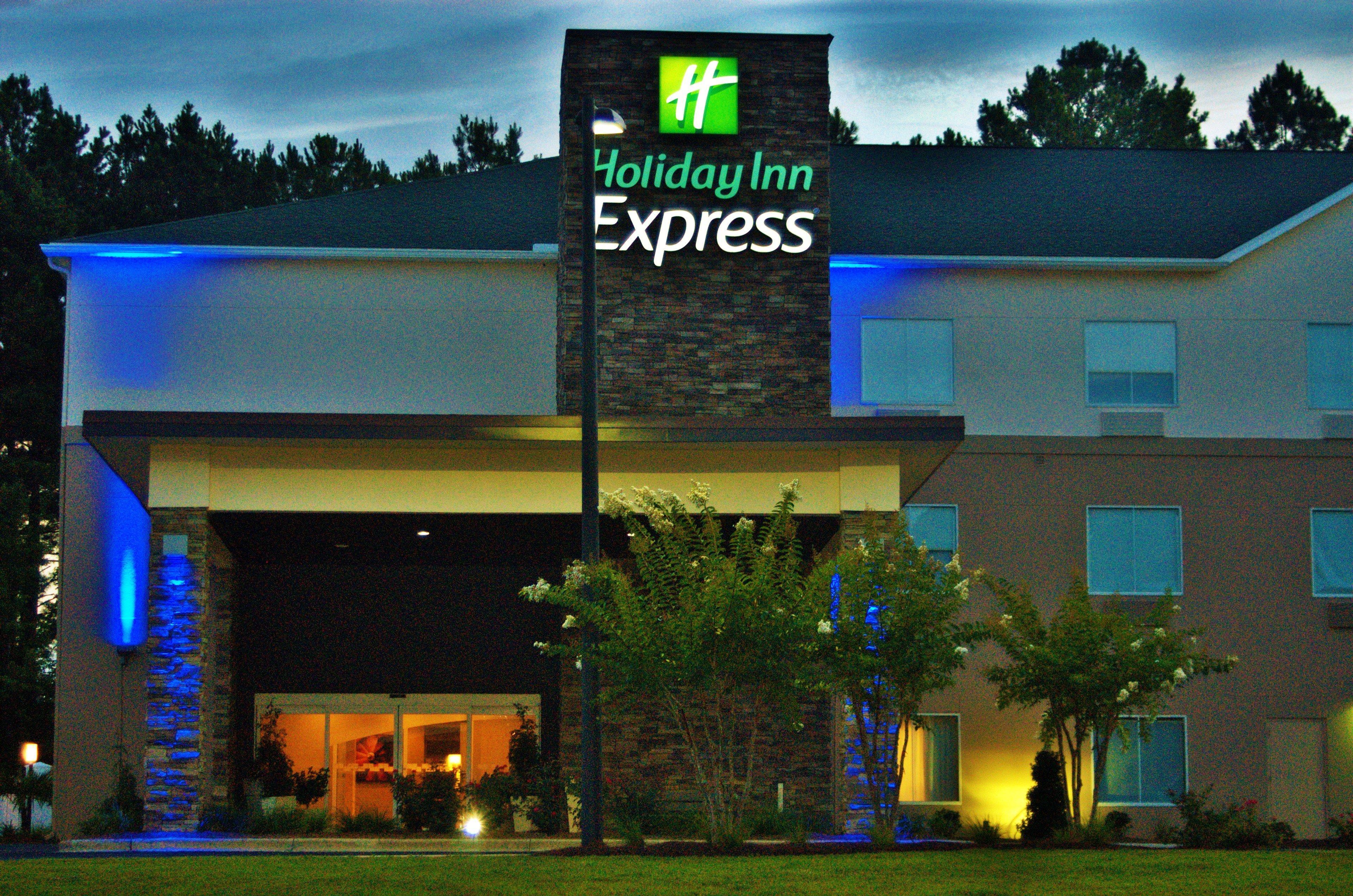 Holiday Inn Express Defuniak Springs By Ihg Exterior photo